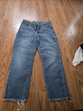 Universal Thread Women's Straight-Leg Vintage Wash Jeans